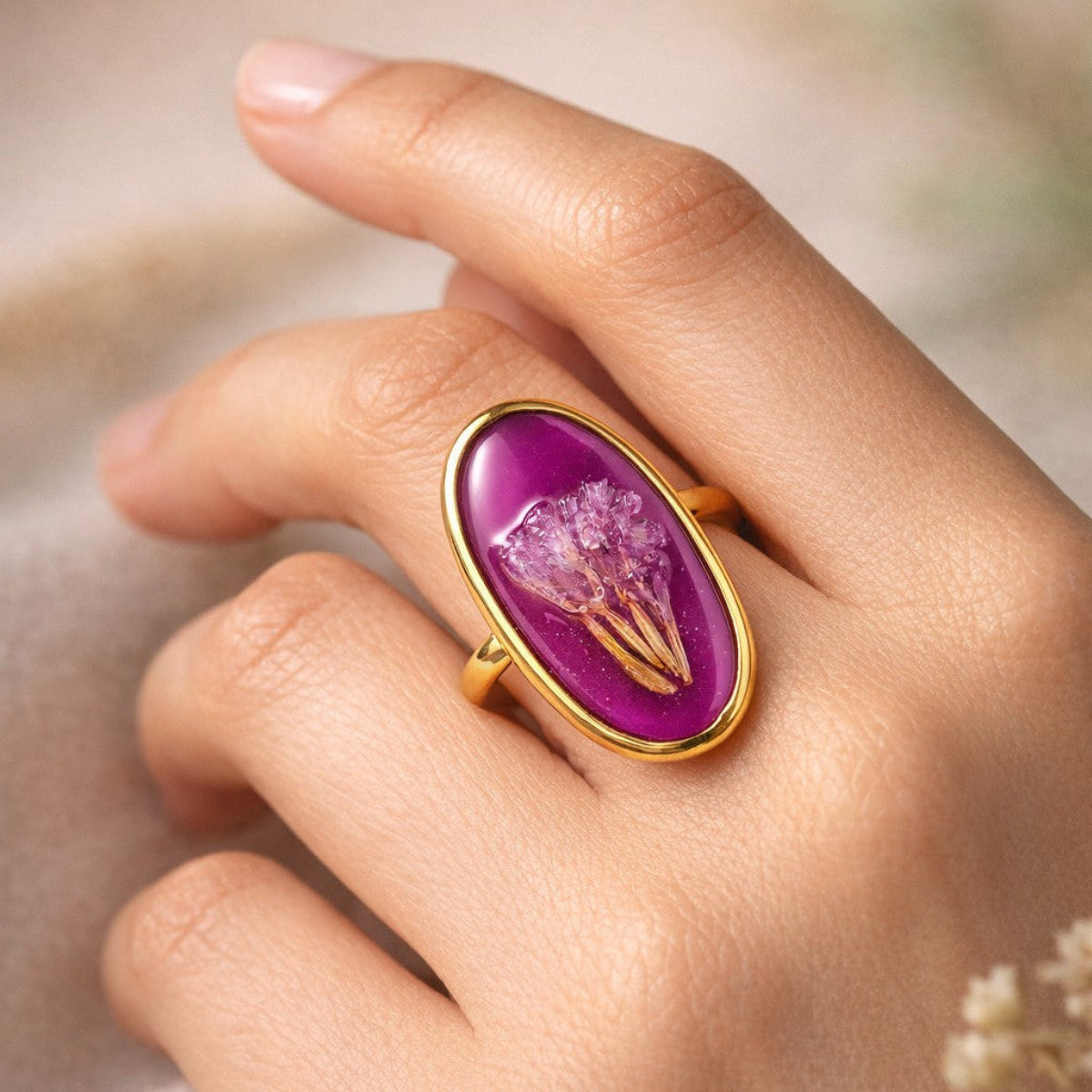 Violeta - Epoksyharpiks Ring med Pressede Blomster