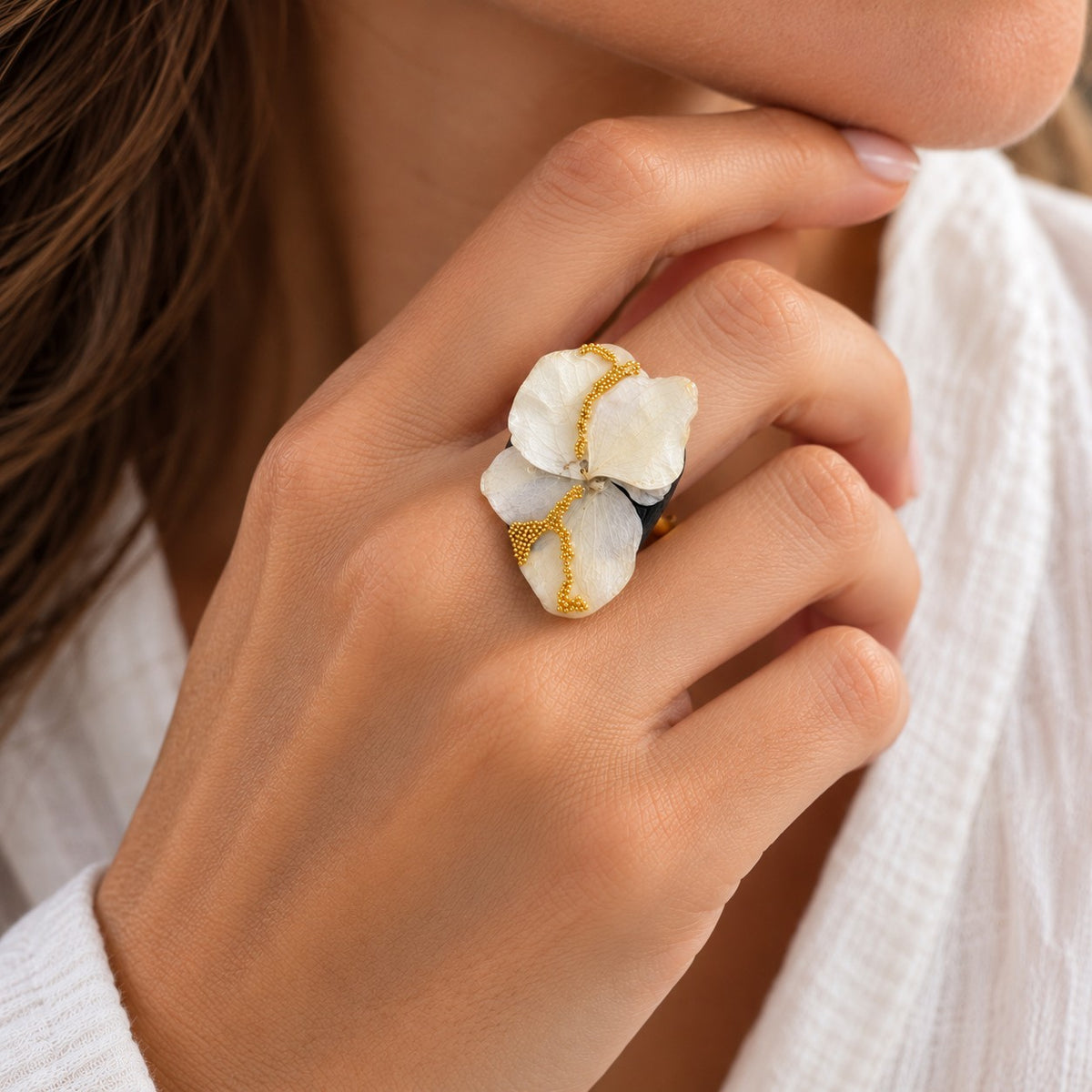 Hortensia IV – håndlaget ring med ekte blomster fra Tenerife 🤍🌴