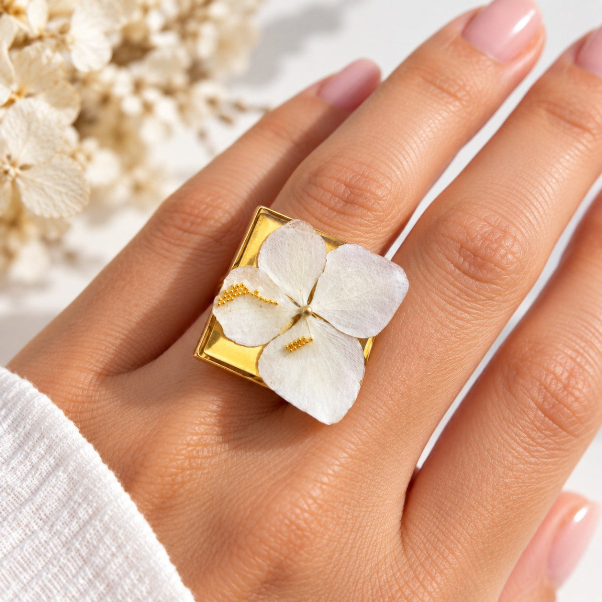 Hortensia II - ring med ekte blomst fra Tenerife 🤍🌿