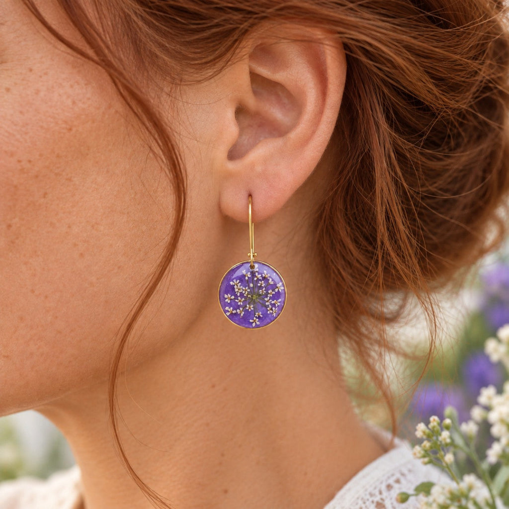 Ammi Maus VII - Lilla blomsterøredobber – ekte blomster i resin 🌿💜