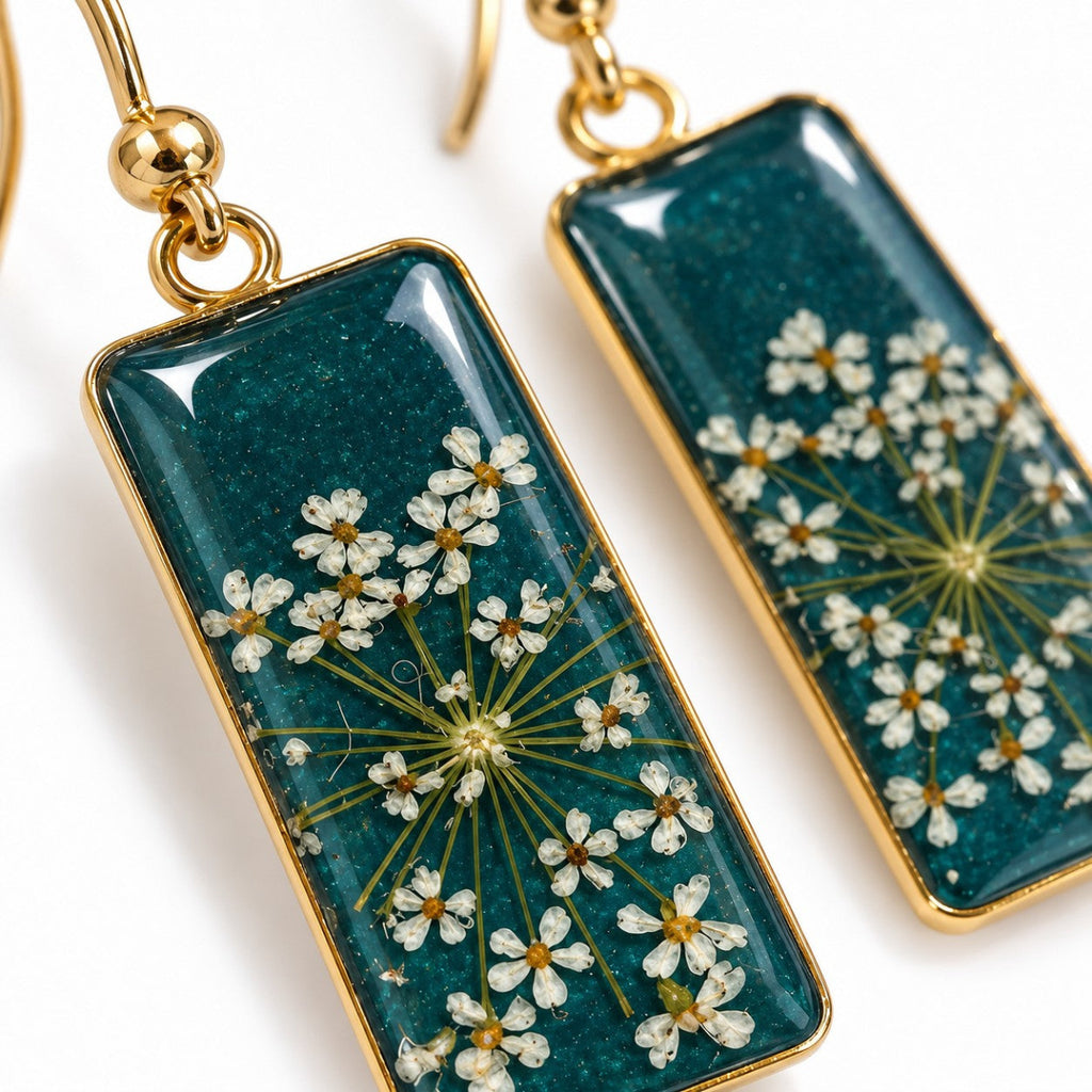 Ammi Majus X _ekte blomster i petrolblå polymer clay🌿💙