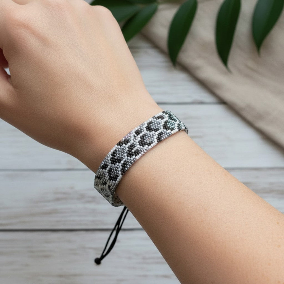 Løvblad i perlemor farge  - Miyuki Perle Armbånd