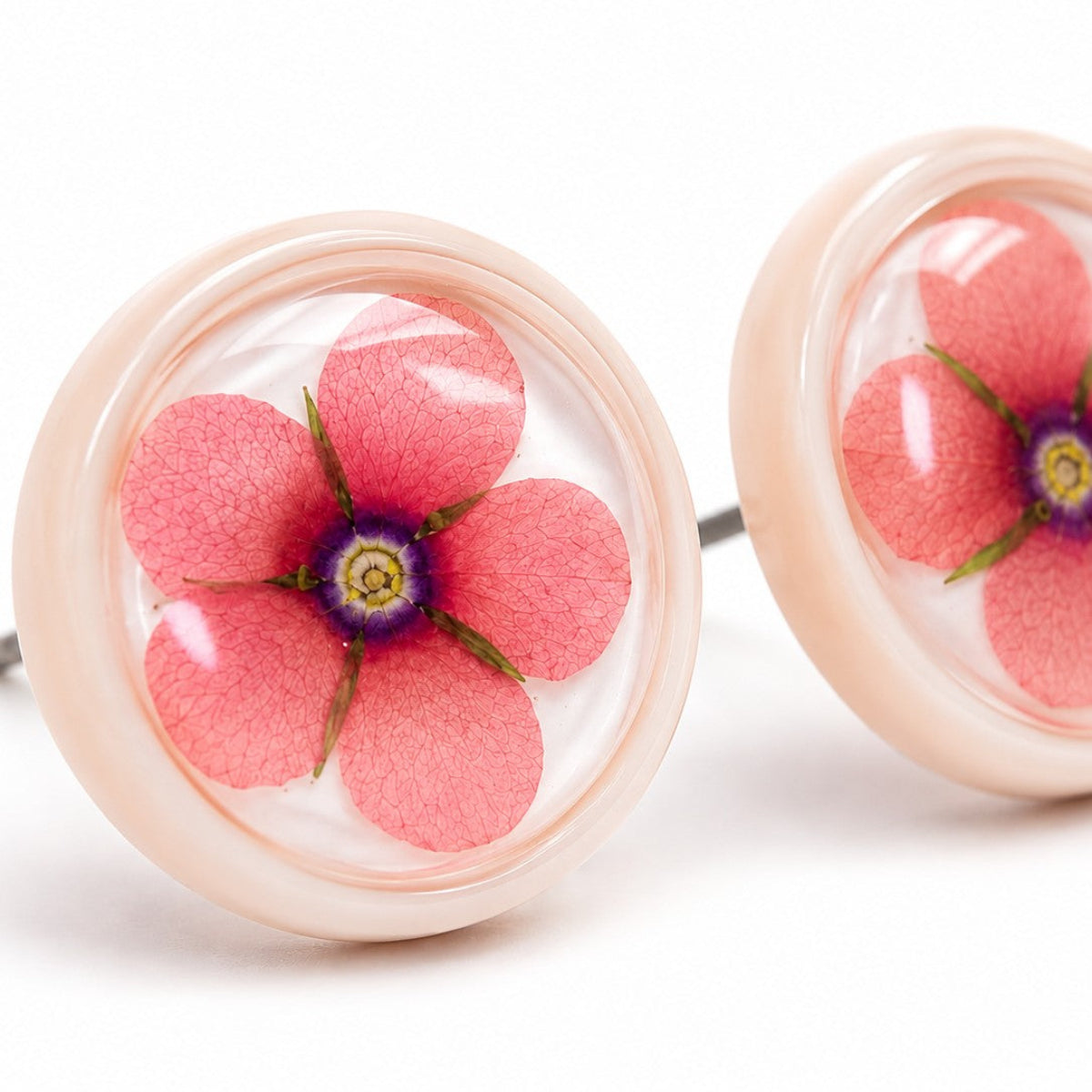 MiniPimpi - Øredobber med Pimpinella (Anagallis arvensis) – Håndlagde Botaniske Stud Øredobber med Ekte Blomster i Resin – La Paredita Collection