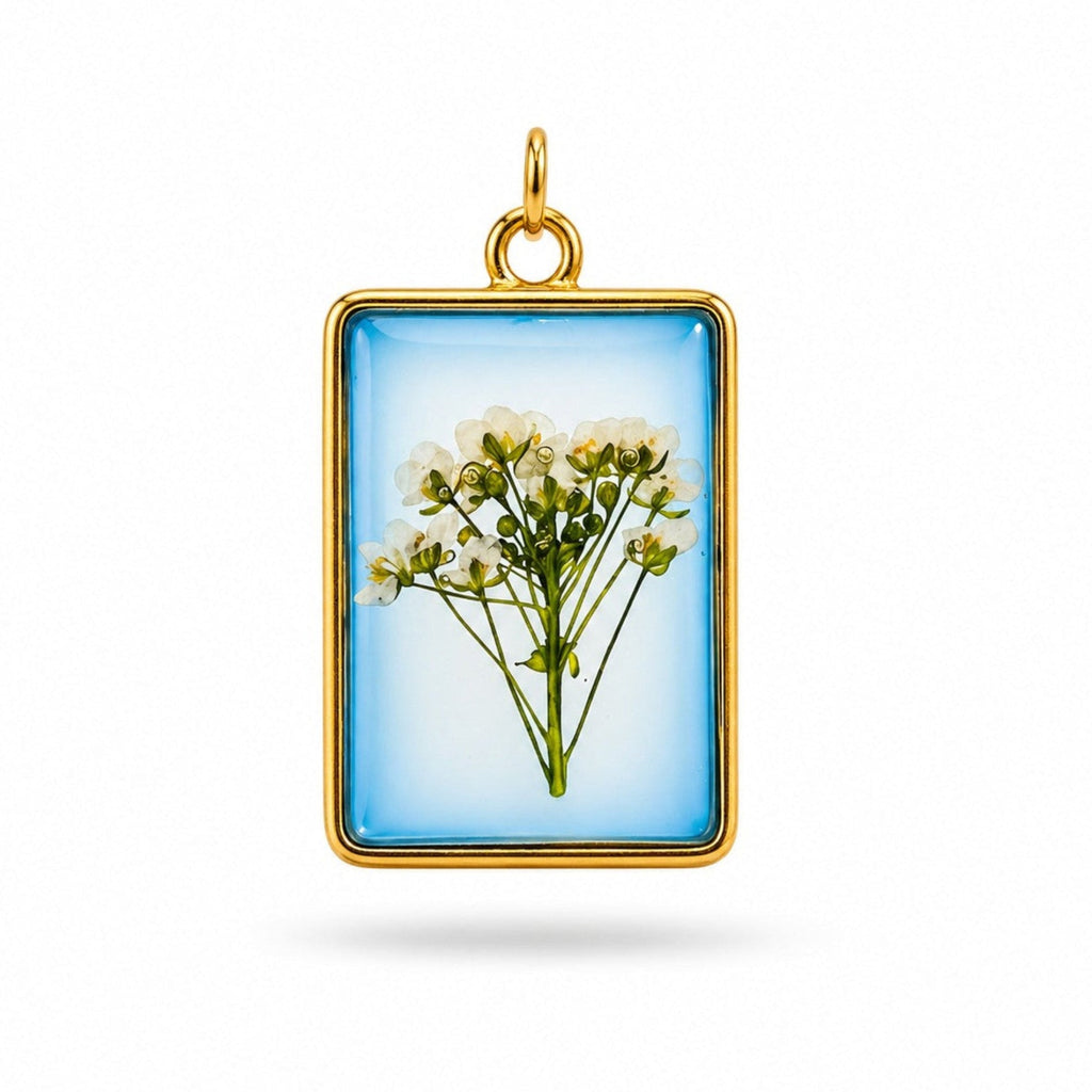 Io - Epoxy Resin Anheng med Hvite Blomster i Blått