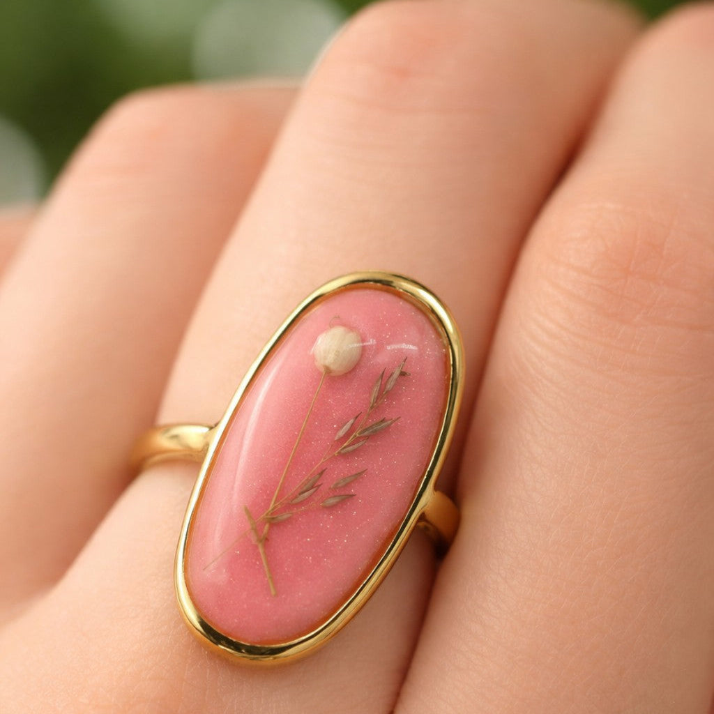 Brilliant Rosa - Epoksyharpiks Ring med Pressede Blomster