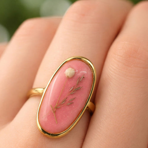 Brilliant Rosa - Epoksyharpiks Ring med Pressede Blomster