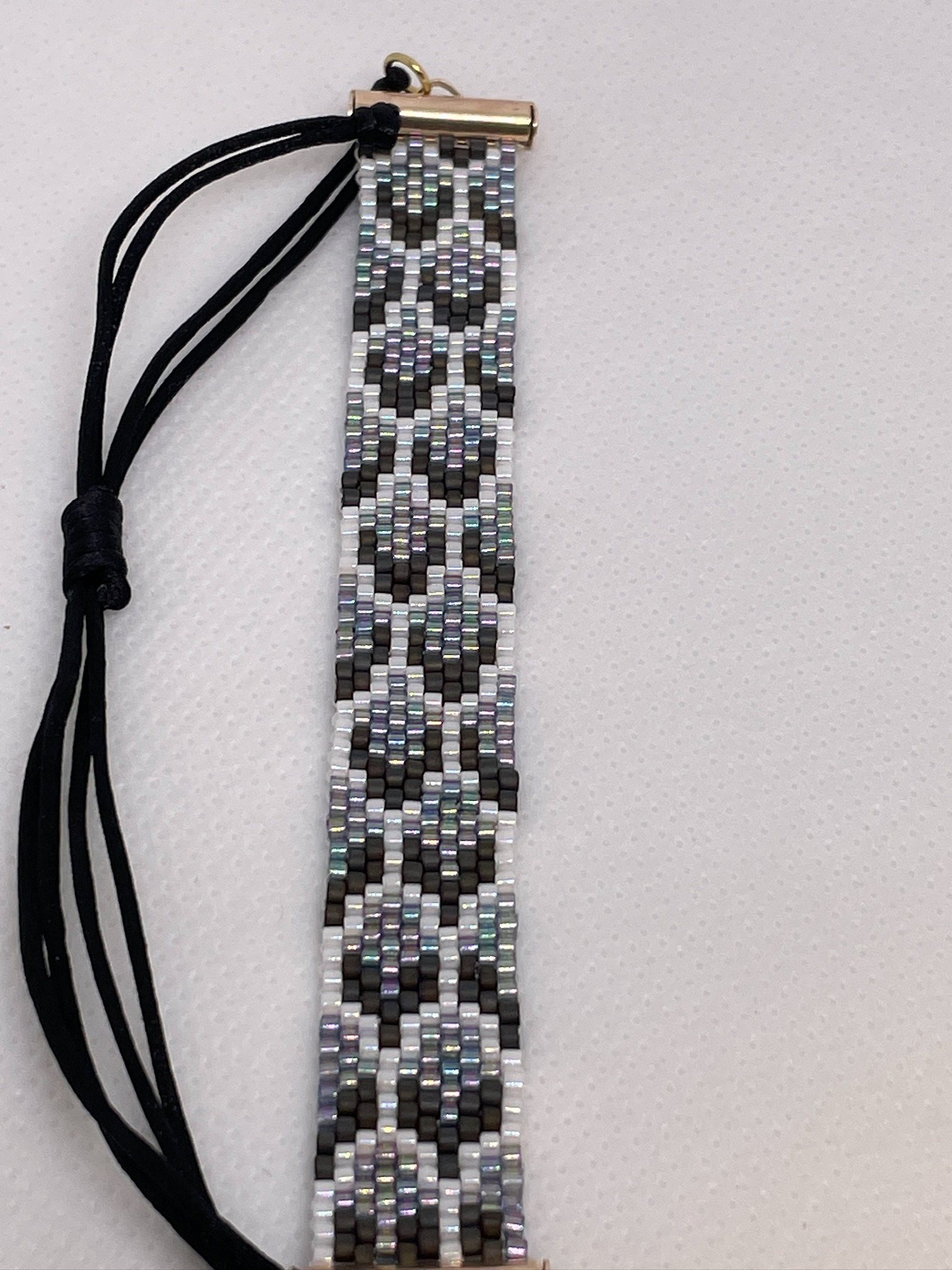 Løvblad i perlemor farge  - Miyuki Perle Armbånd