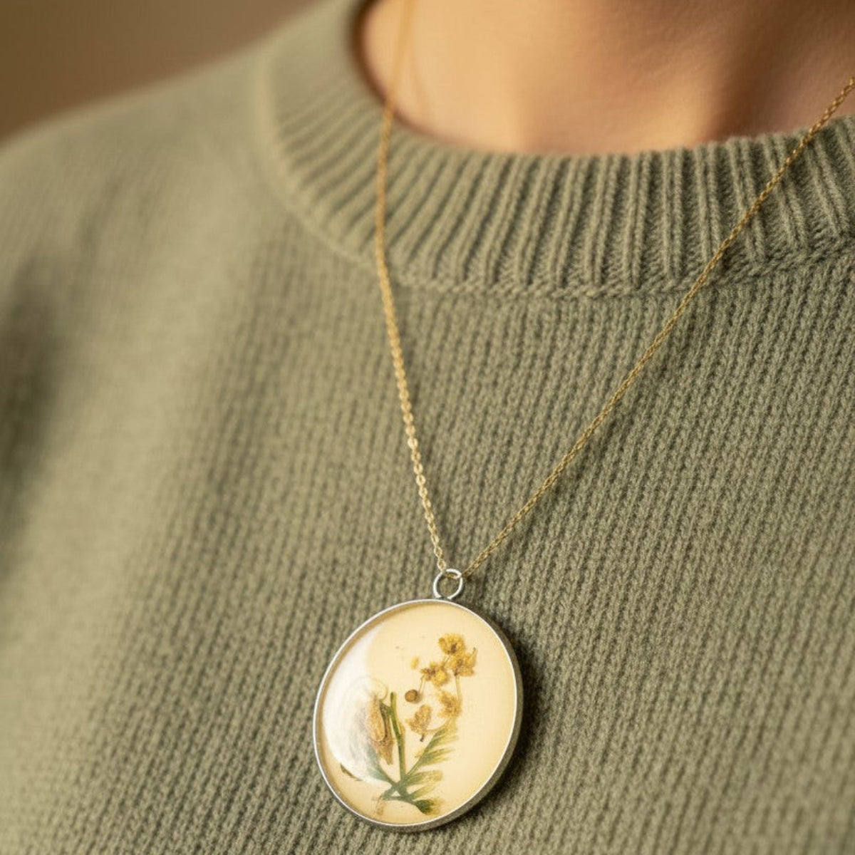 Sand - Epoksyharpiks Smykkesett med Pressede Blomster