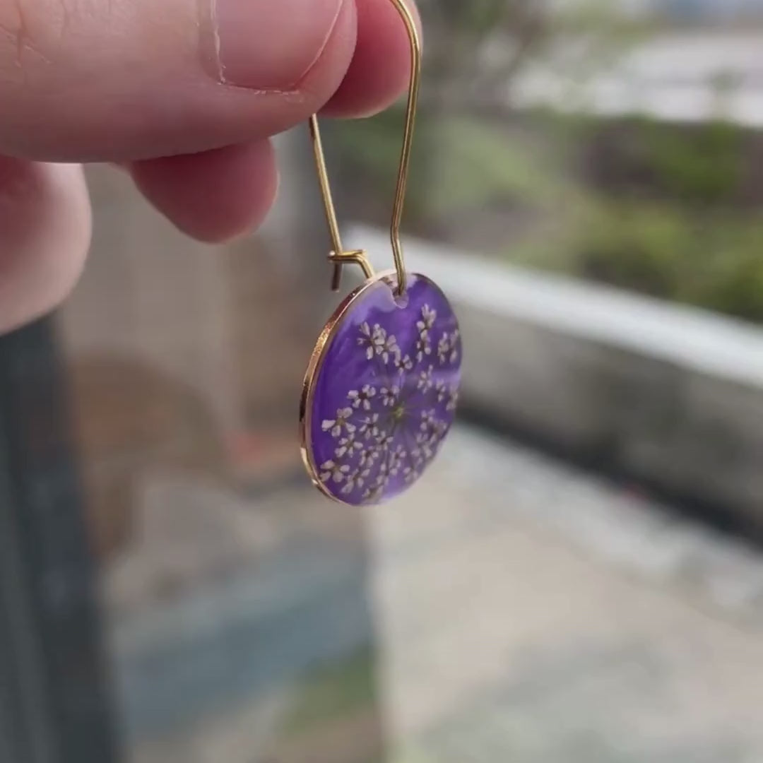 Ammi Maus VII - Lilla blomsterøredobber – ekte blomster i resin 🌿💜