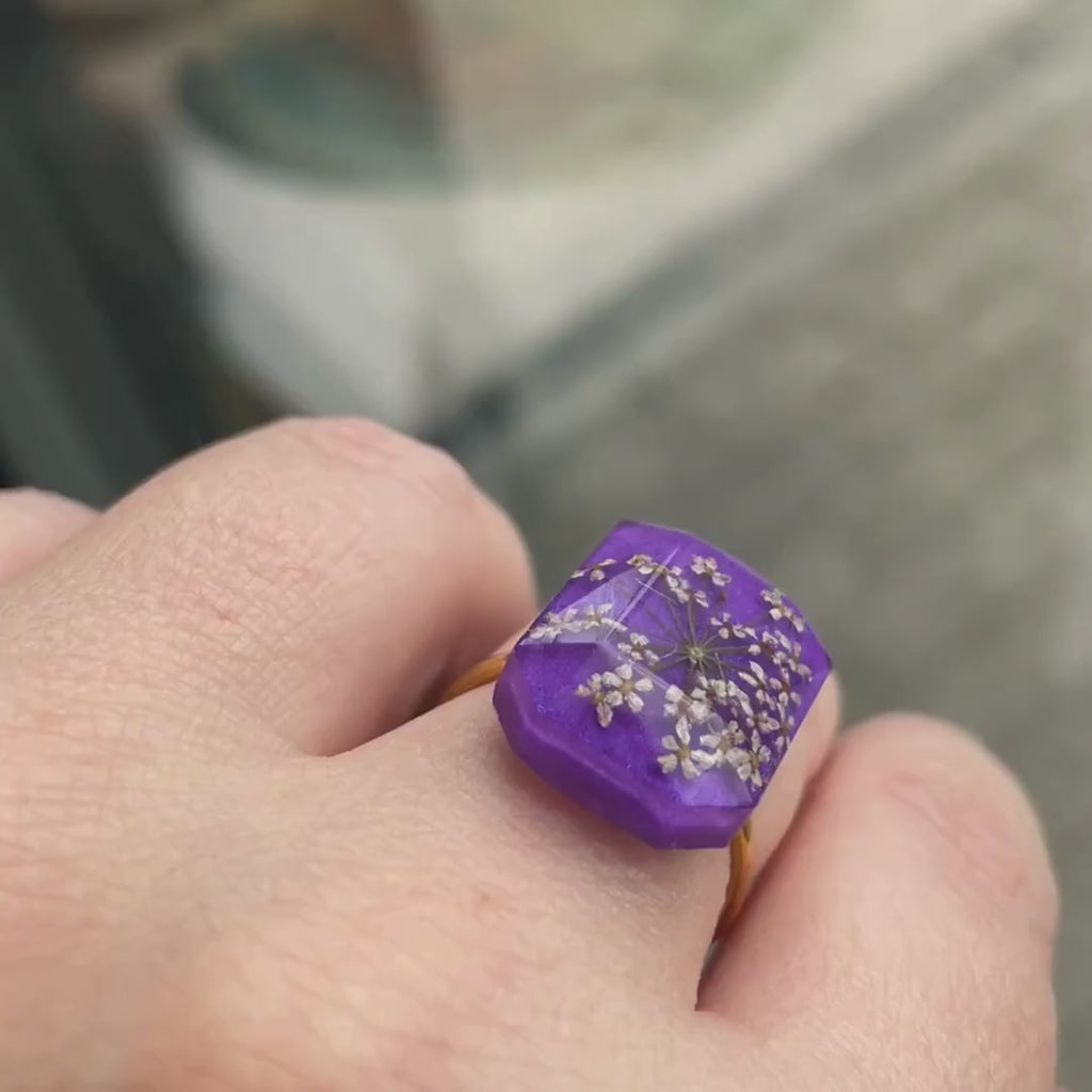 Ammi Majus IX - Lilla Ammi majus-ring – ekte blomst i resin 💜🌿