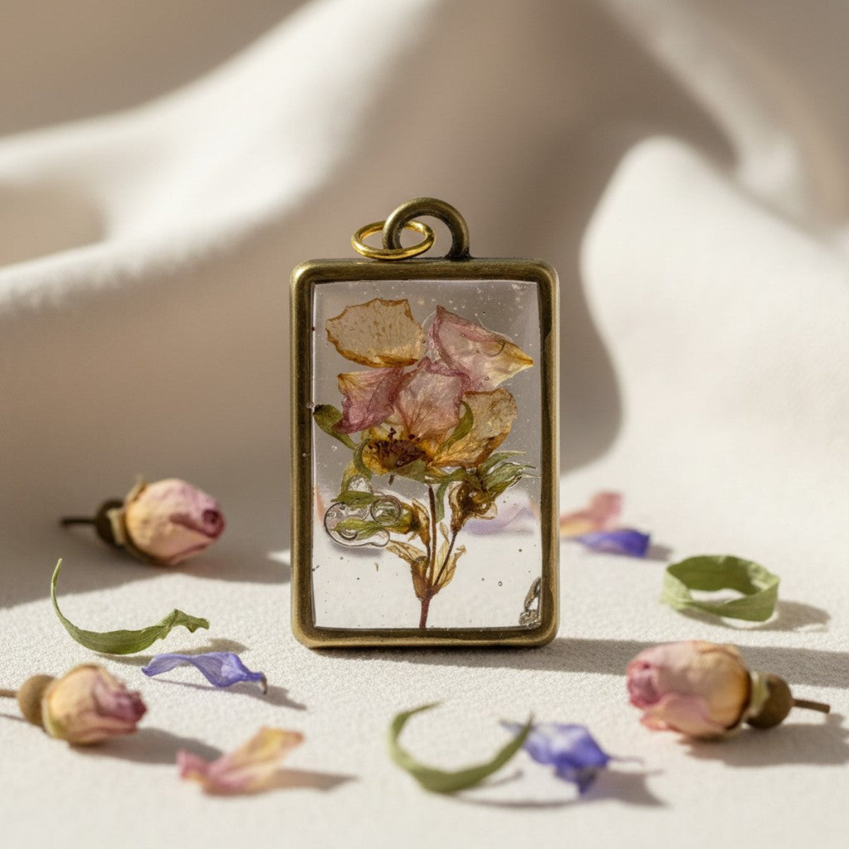 Under vannet - Epoxy Resin Anheng med Tørrede Blomster